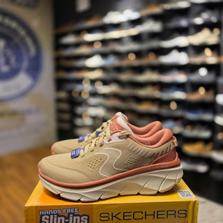 Women's Skechers Relaxed Fit: D'Lux Walker 2.0 - Active Pace