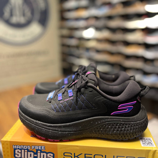 Women's Skechers GO RUN Supersonic Max AT