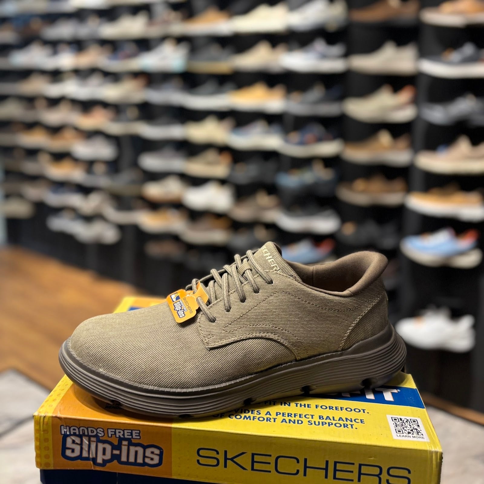 Skechers 205352 - Sand - Size 46.0