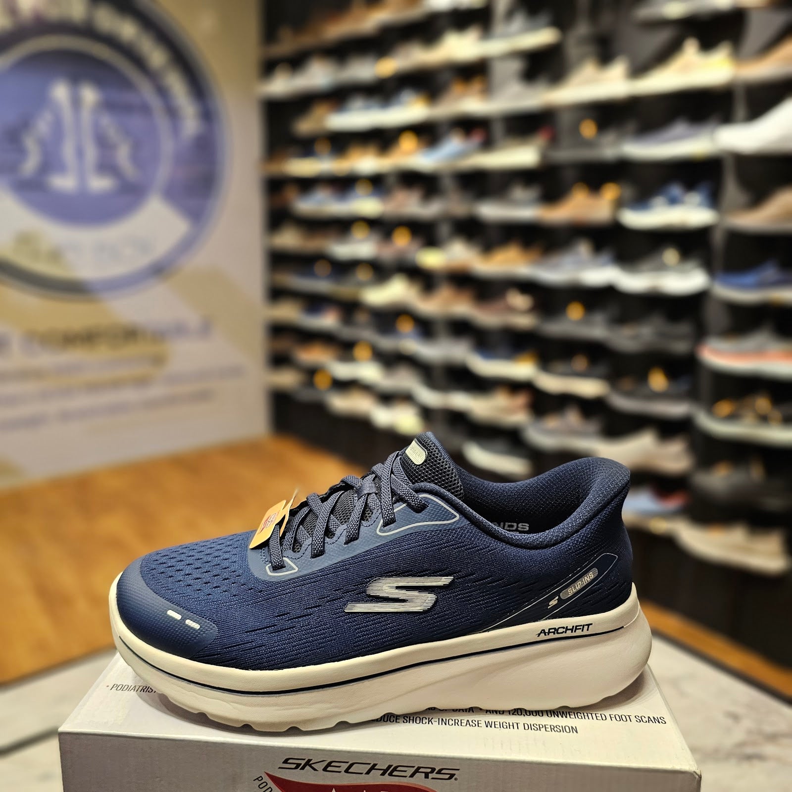 Skechers 125840 - Navy/White - Size 40.0