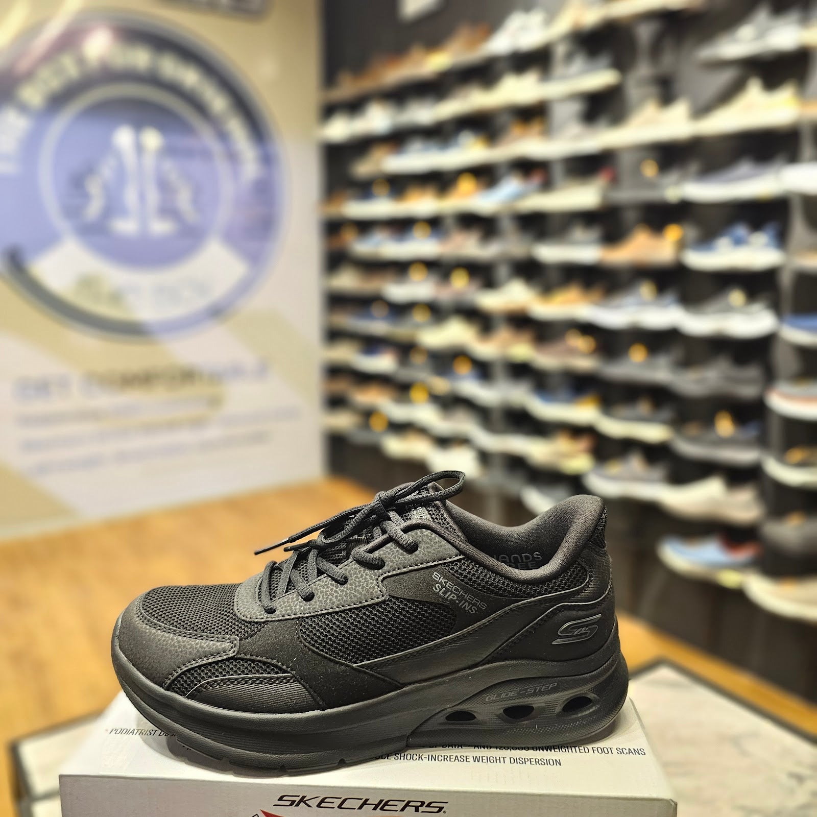 Skechers 117661 - Black/Black - Size 40.0