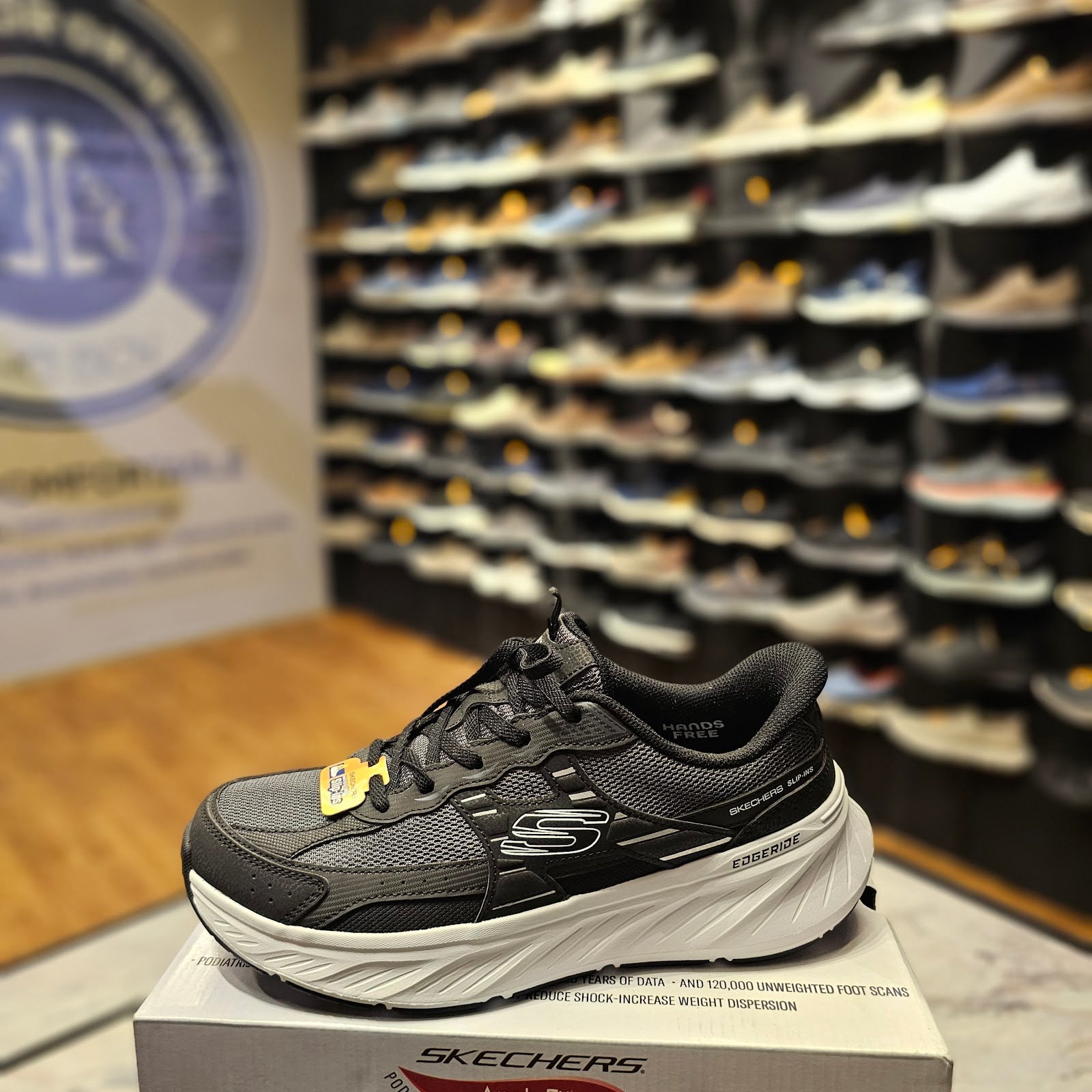 Skechers 150497 - Black/White - Size 39.0