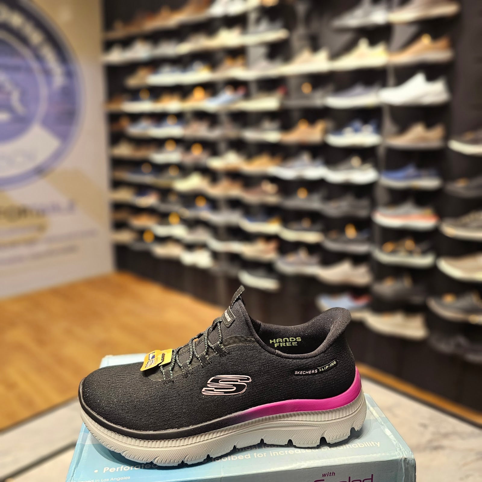 Skechers 150619 - Black/Mint - Size 37.0