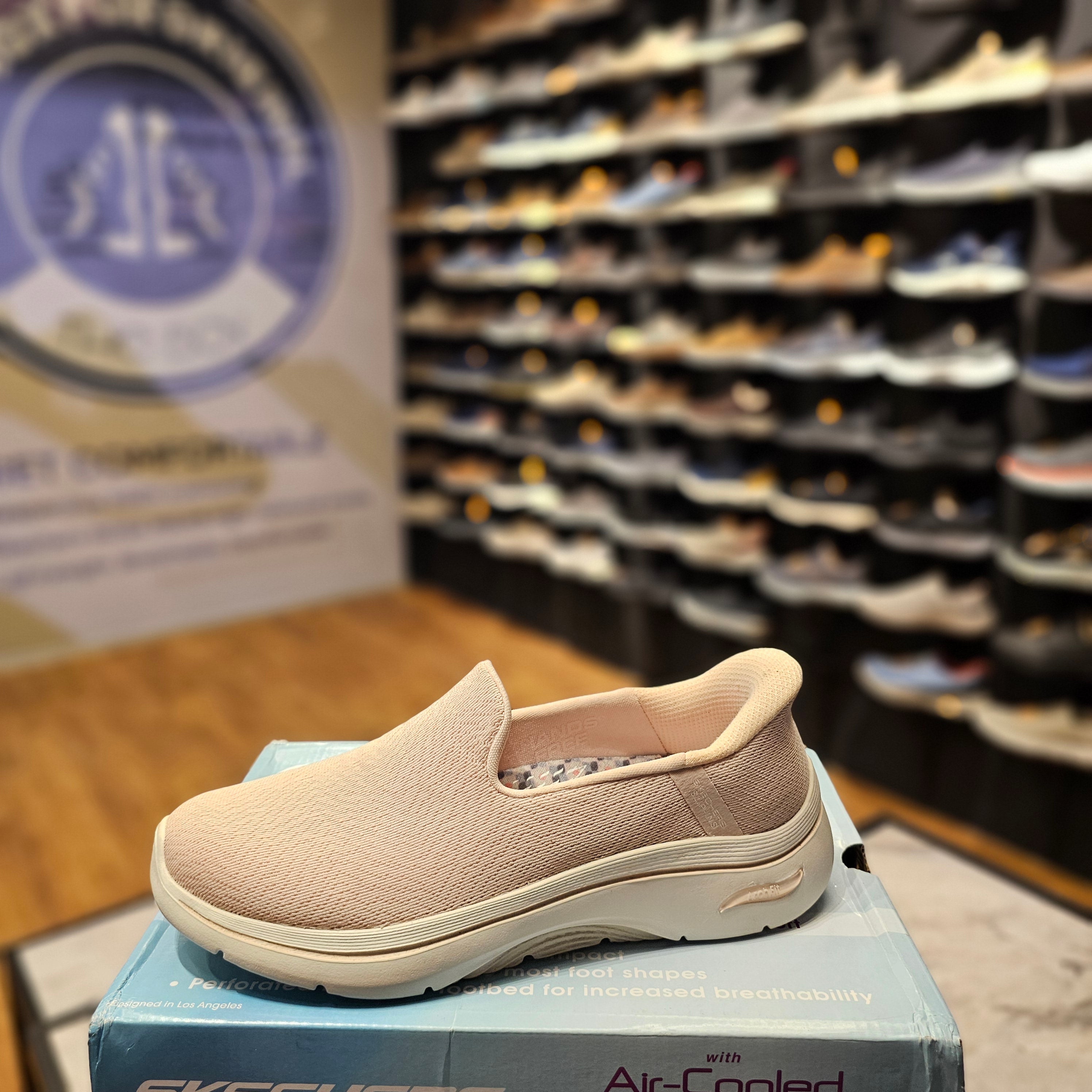 Skechers 125332-LTPK - مقاس 38 - حريمي - بدون بوكس
