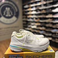 Women's Skechers Skechers Max Cushioning Arch Fit 2.0 - Avenida