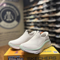 Women's Skechers D'Lux Walker 3.0