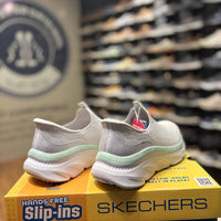 Women's Skechers D'Lux Walker 3.0