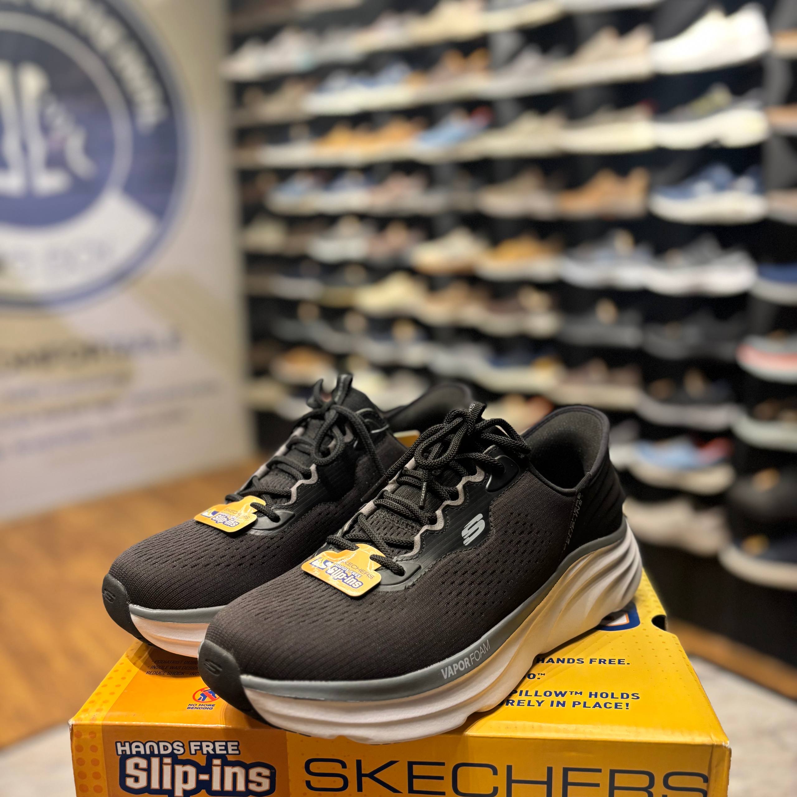 Men's Skechers Relaxed Fit: D'Lux Vapor - Gallor