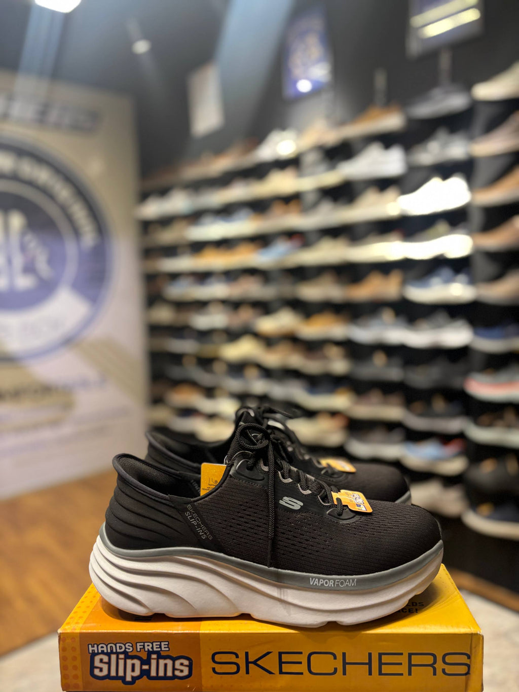 Men's Skechers Relaxed Fit: D'Lux Vapor - Gallor