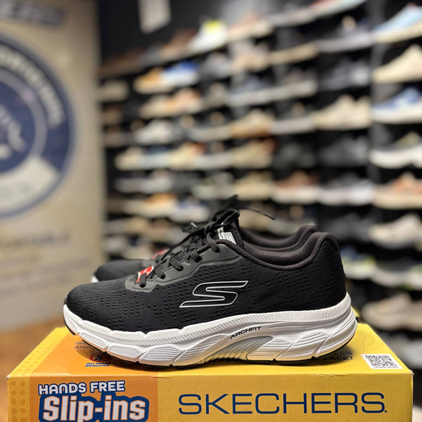 Women's Skechers GoRun Arch Fit 2.0 - Cress — Black/White