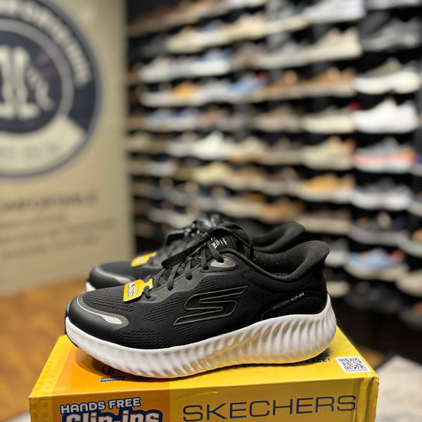 Women's Skechers Hands Free Slip-ins: GO RUN Now - Starfuse — Black/White