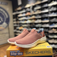 Women's Skechers Slip-ins: BOBS Infinity - Daily Vision