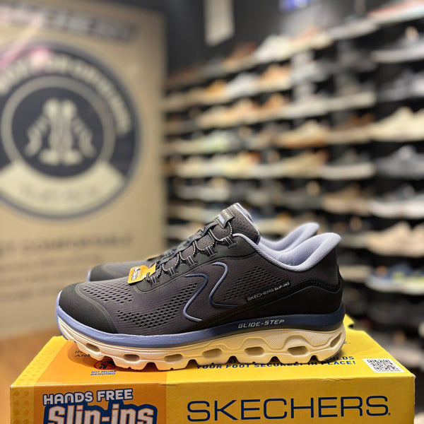 Women's Skechers Glide-Step Sole — Black/Blue